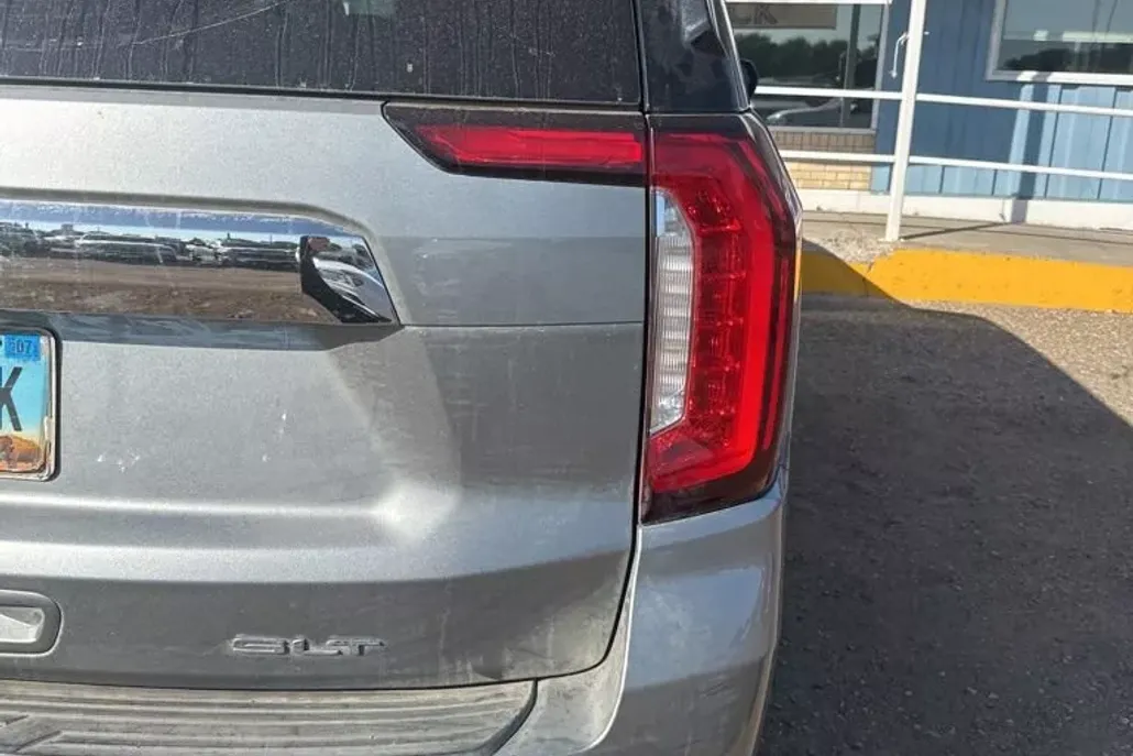 2023 Gmc Yukon XL SLT photo 1