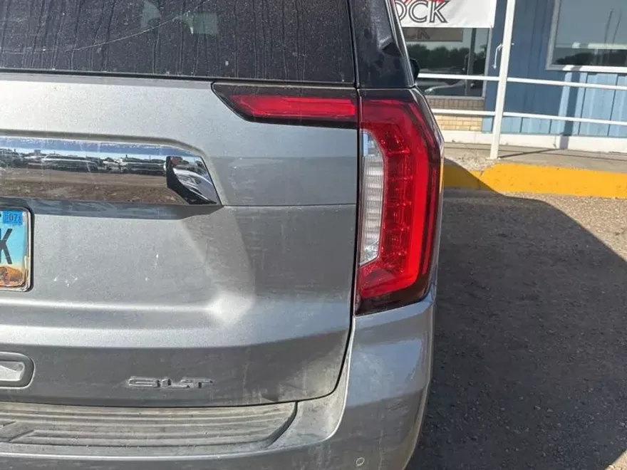 2023 Gmc Yukon XL SLT photo 1