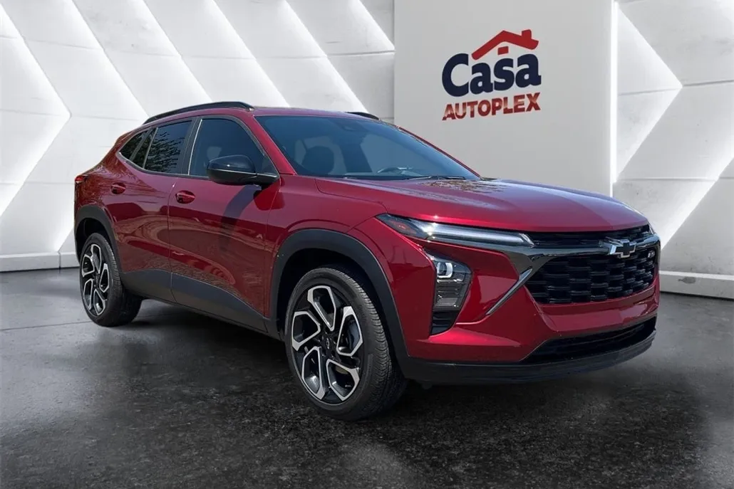 2024 Chevrolet Trax photo 1