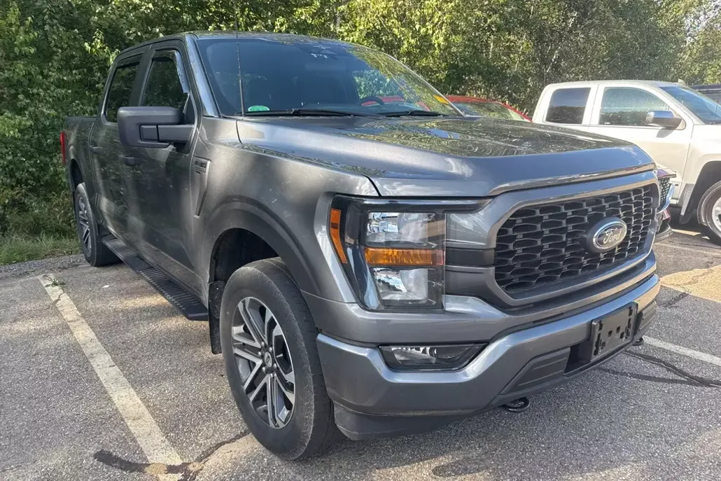 2023 Ford F-150 XL photo 1