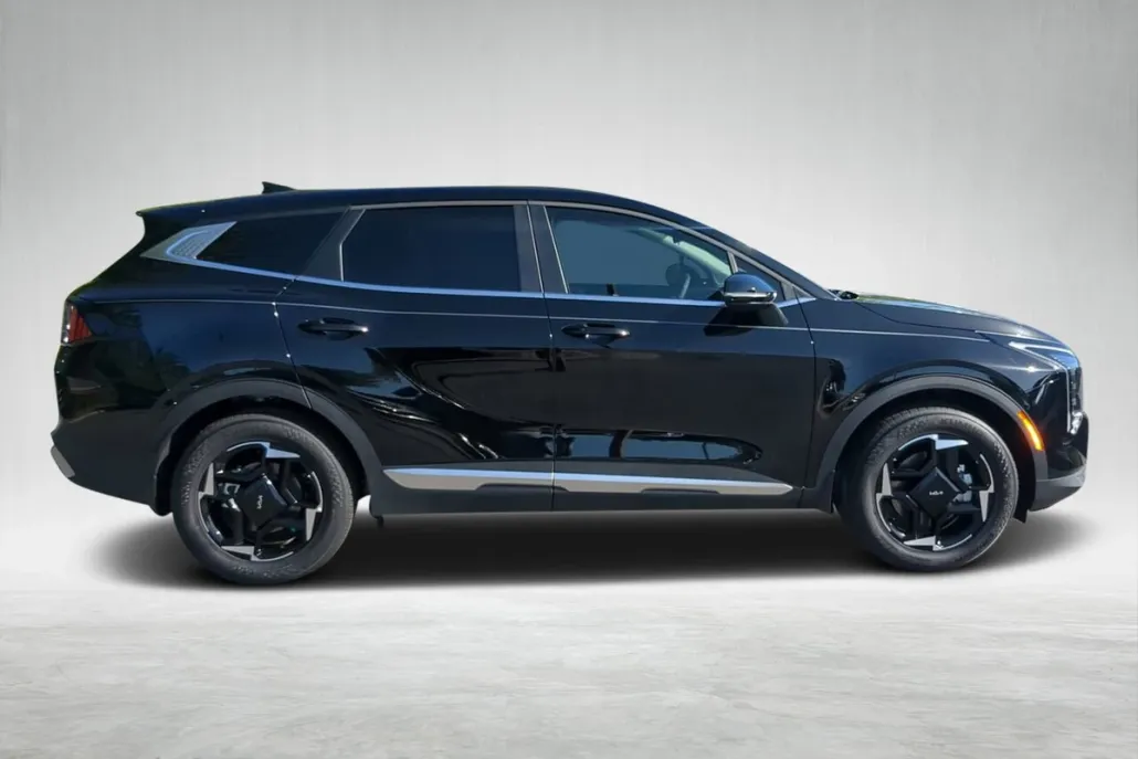 2026 Kia Sportage EX photo 1