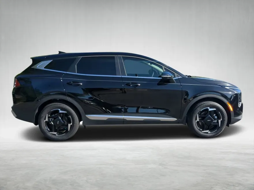 2026 Kia Sportage EX photo 1