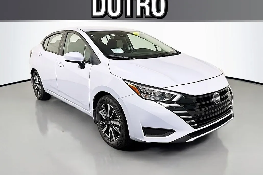 2025 Nissan Versa 1.6 SV photo 1