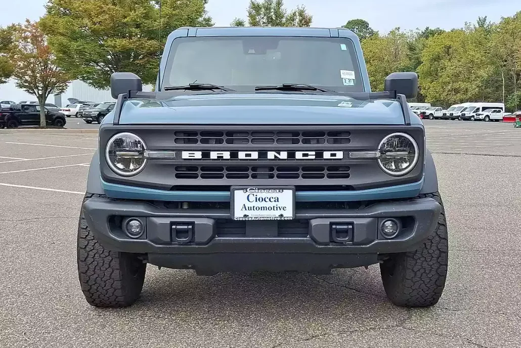 2022 Ford Bronco Black Diamond photo 1