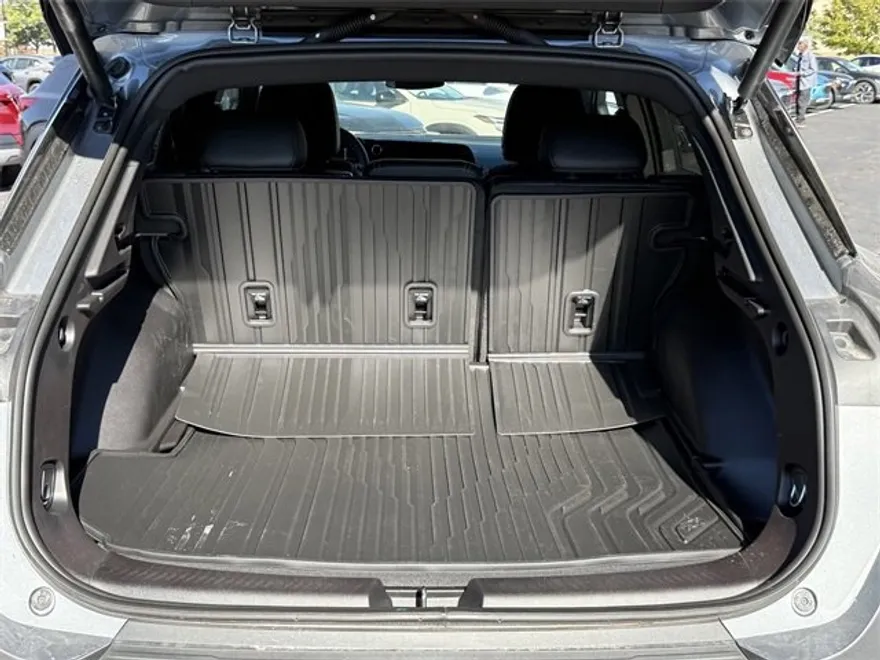 2026 Chevrolet Equinox EV 1LT photo 1