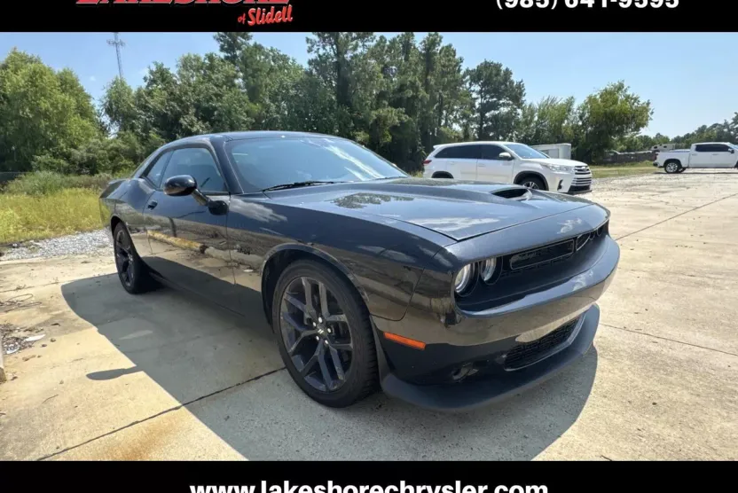 2023 Dodge Challenger R/T photo 1