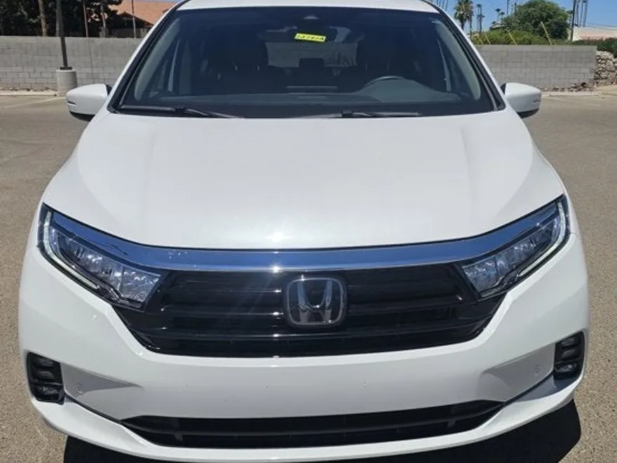 2024 Honda Odyssey Touring photo 1