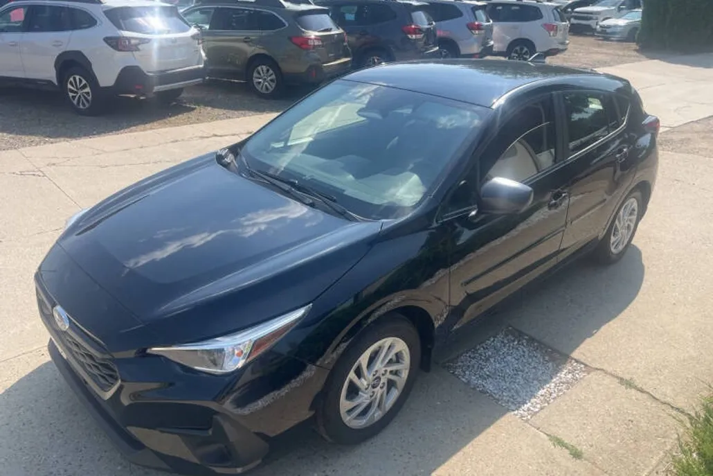 2024 Subaru Impreza Base photo 1
