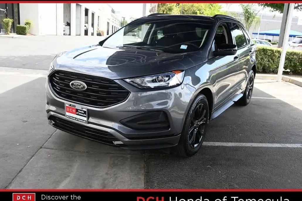 2022 Ford Edge SE photo 1