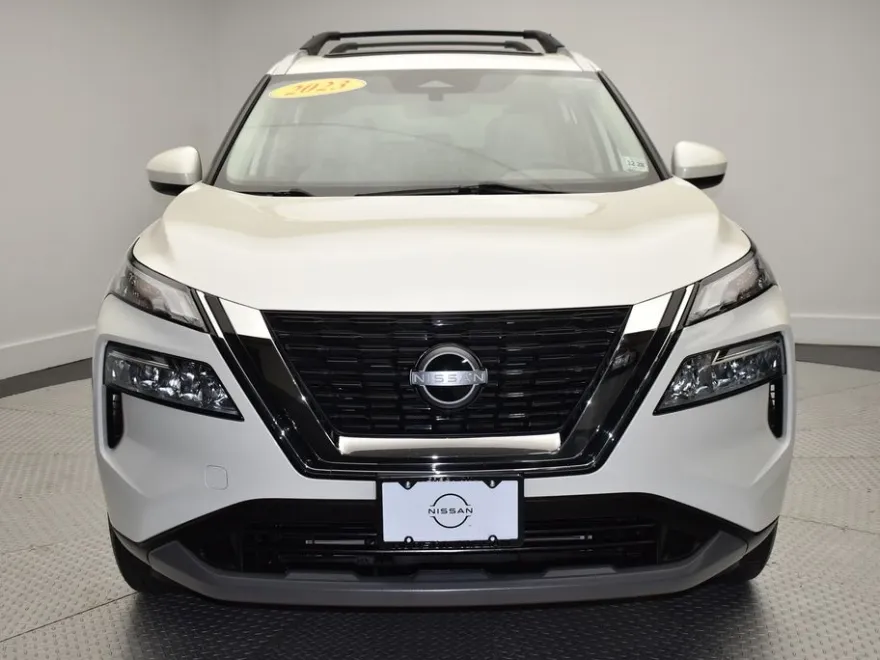 2023 Nissan Rogue SV photo 1