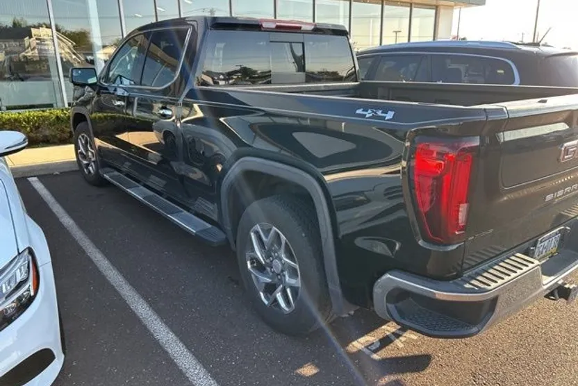 2022 Gmc Sierra 1500 SLT photo 1
