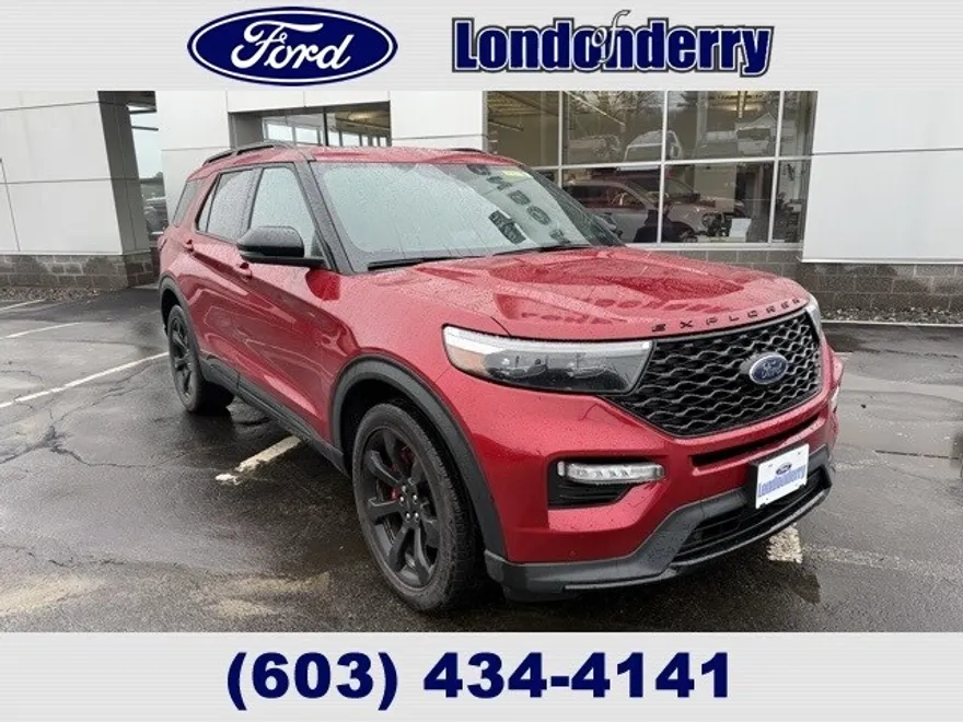 2023 Ford Explorer ST photo 1