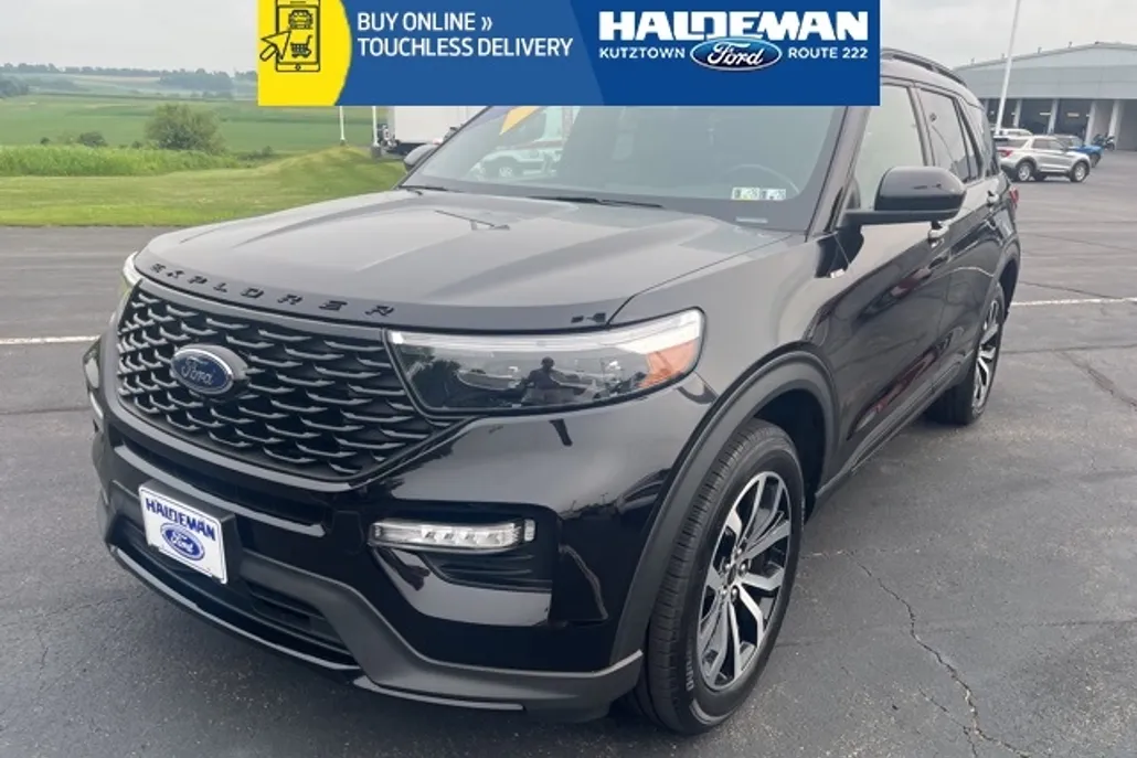 2022 Ford Explorer ST-Line photo 1