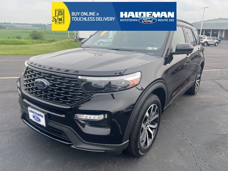 2022 Ford Explorer ST-Line photo 1