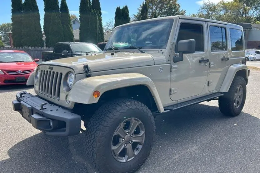 2018 Jeep Wrangler Unlimited Golden Eagle photo 1