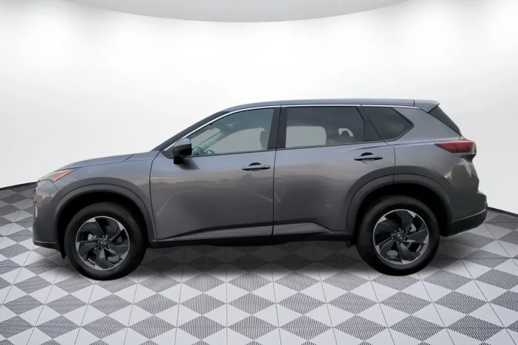2024 Nissan Rogue SV photo 1