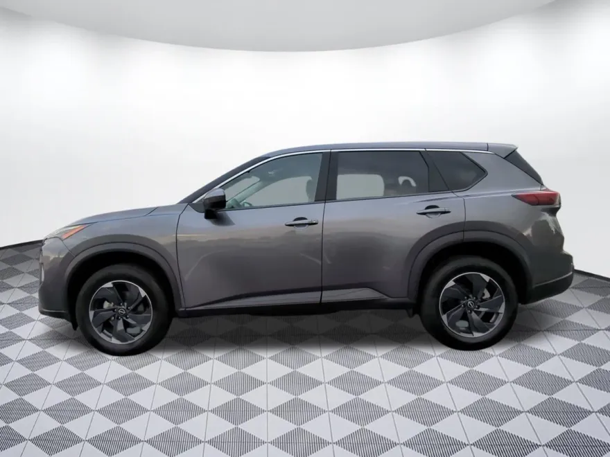 2024 Nissan Rogue SV photo 1