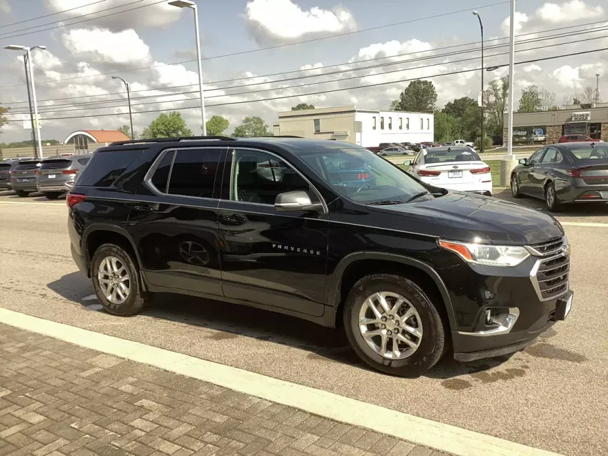 2021 Chevrolet Traverse Cloth photo 1