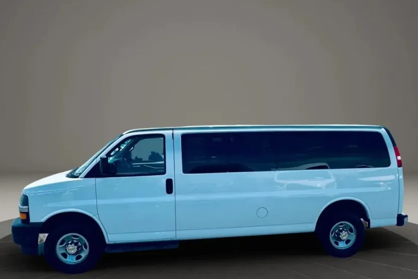2023 Chevrolet Express 3500 LT photo 1