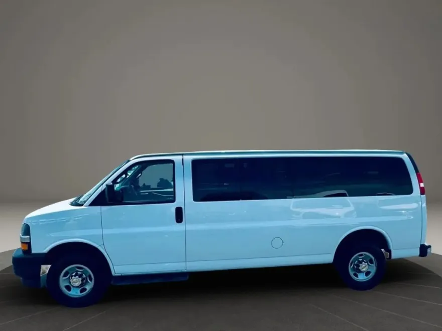 2023 Chevrolet Express 3500 LT photo 1