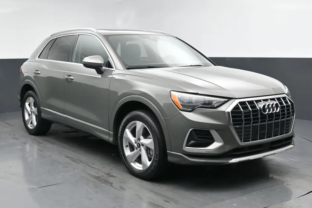 2021 Audi Q3 Premium photo 1
