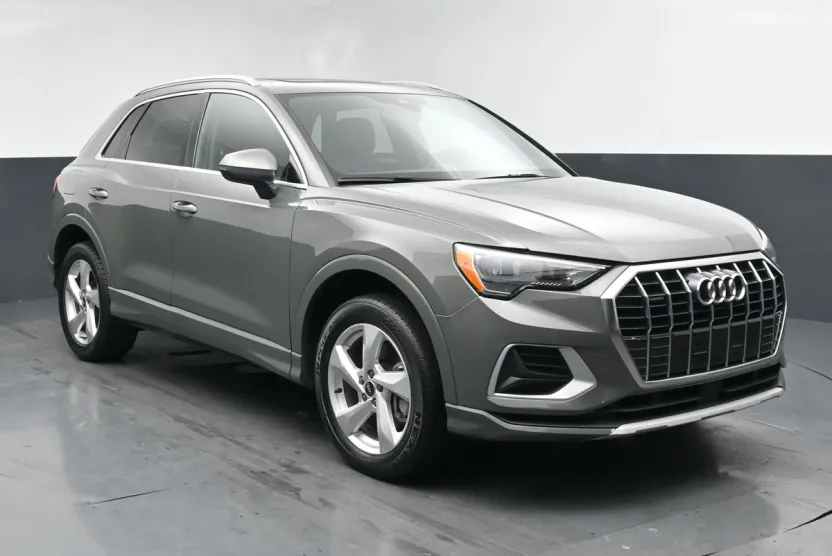 2021 Audi Q3 Premium photo 1