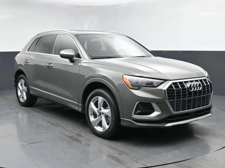 2021 Audi Q3 Premium photo 1