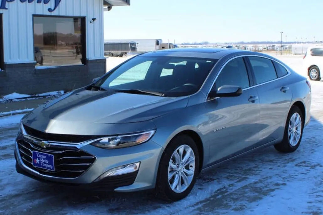 2024 Chevrolet Malibu 1LT photo 1