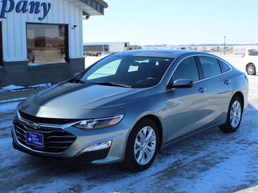 2024 Chevrolet Malibu 1LT photo 1