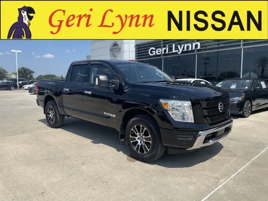 2021 Nissan Titan SV photo 1