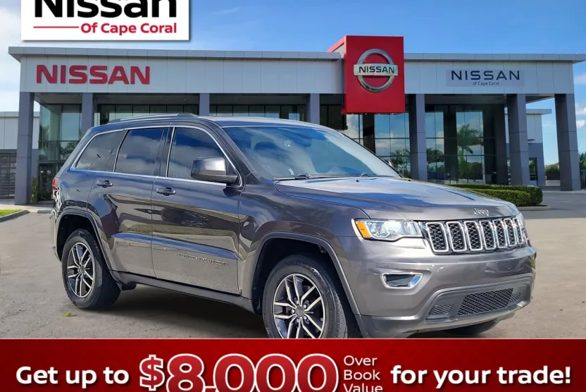 2019 Jeep Grand Cherokee Laredo E photo 1