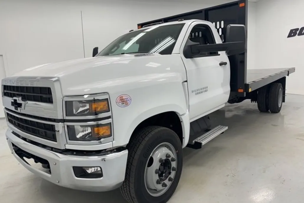 2024 Chevrolet Silverado 6500HD Work Truck photo 1