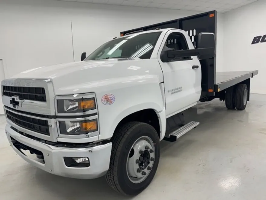 2024 Chevrolet Silverado 6500HD Work Truck photo 1