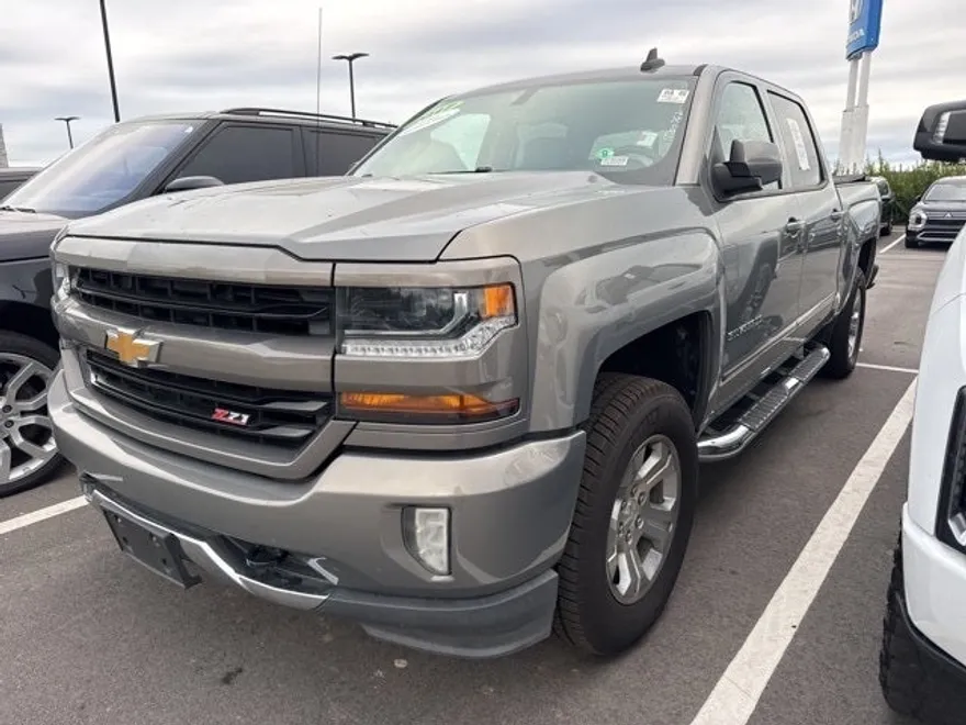 2017 Chevrolet Silverado 1500 LT2 photo 1