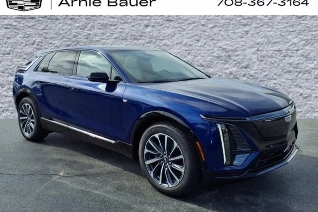 2025 Cadillac Lyriq Sport photo 1