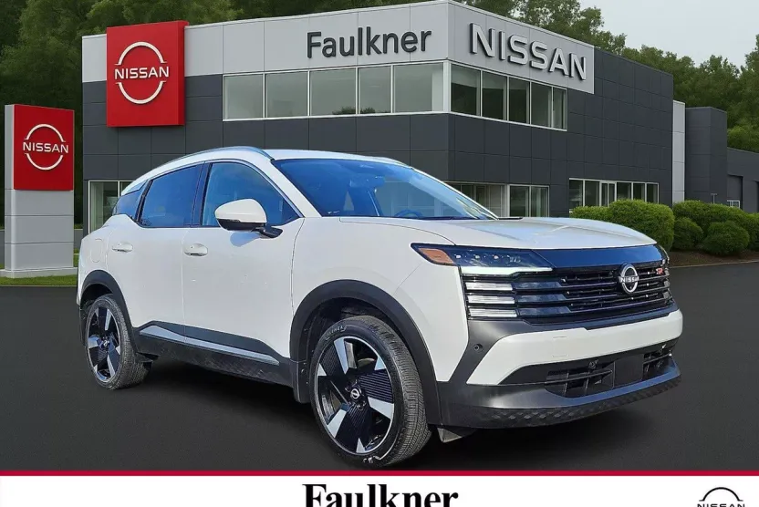 2025 Nissan Kicks SR photo 1