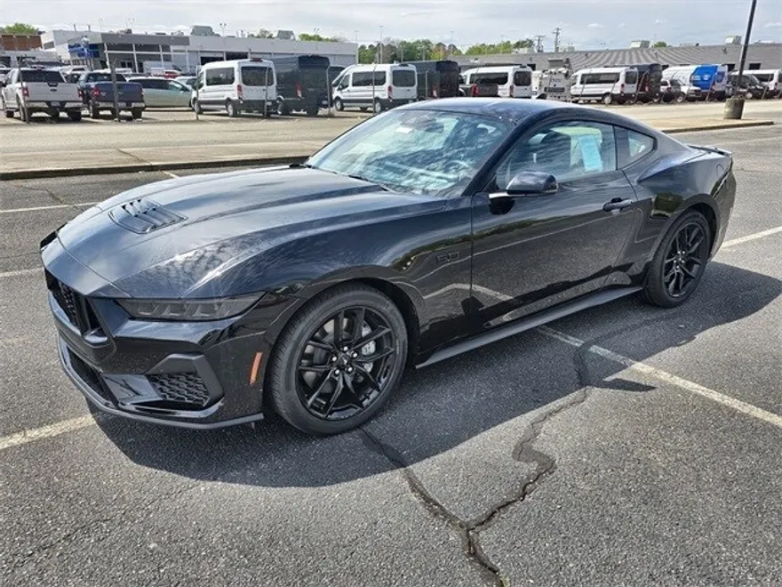 2025 Ford Mustang GT Premium photo 1
