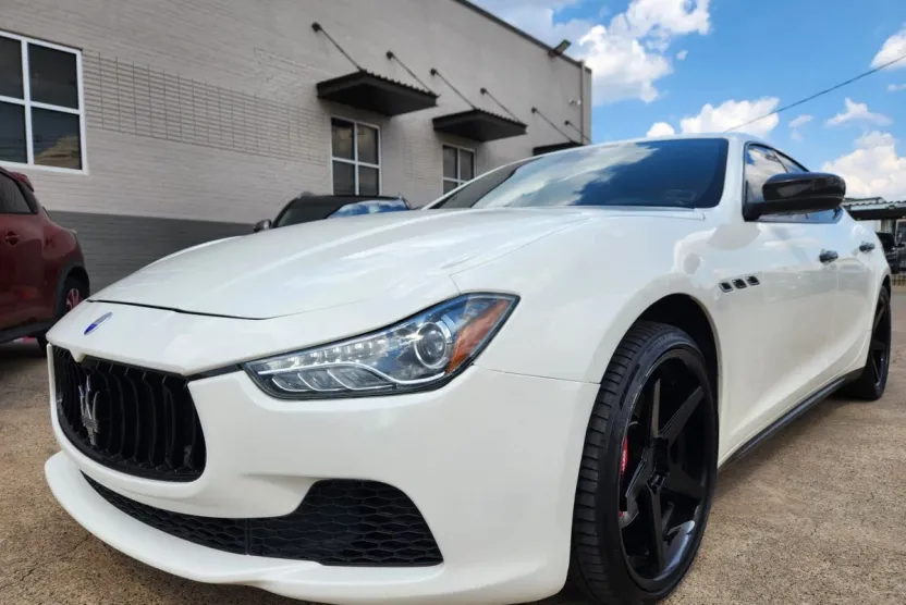 2017 Maserati Ghibli photo 1