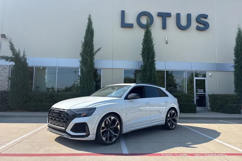 2023 Audi RS Q8 photo 1