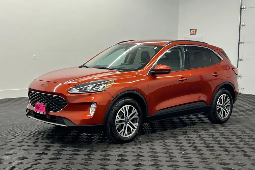 2020 Ford Escape SEL photo 1