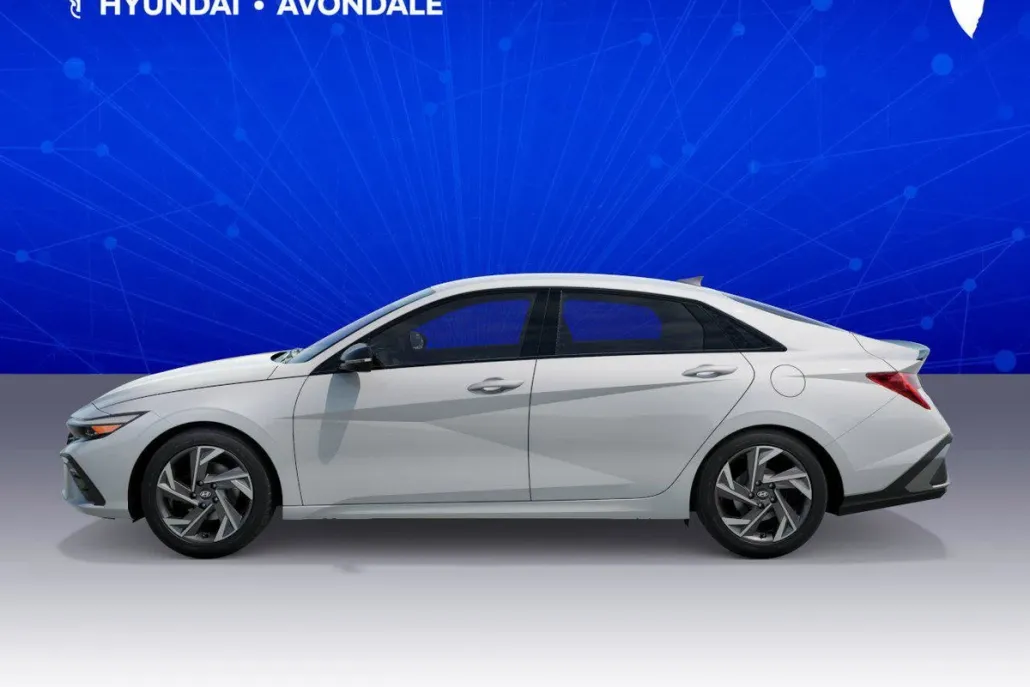 2025 Hyundai Elantra SEL Sport photo 1