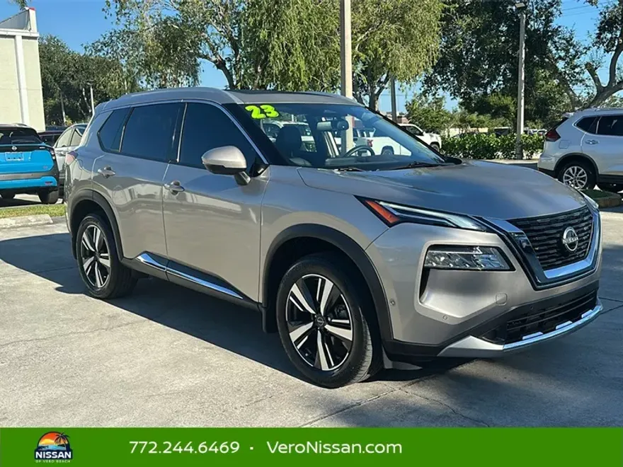 2023 Nissan Rogue Platinum photo 1