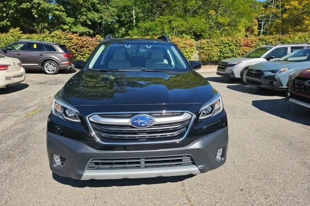 2021 Subaru Outback Limited photo 1