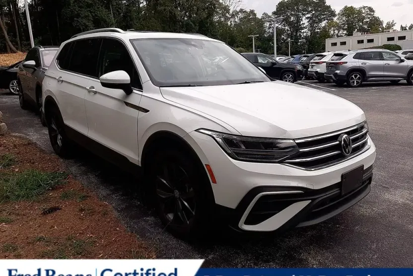 2022 Volkswagen Tiguan SE photo 1