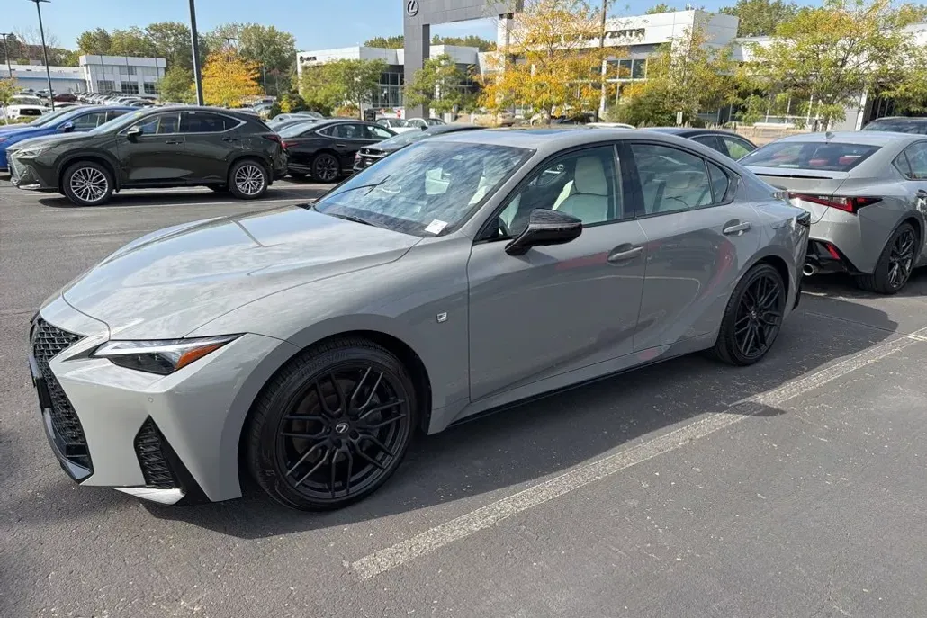 2024 Lexus IS 350 F SPORT photo 1