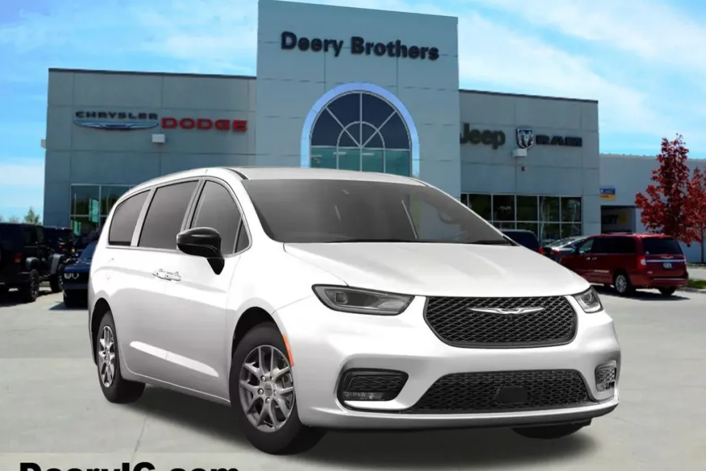 2026 Chrysler Pacifica photo 1