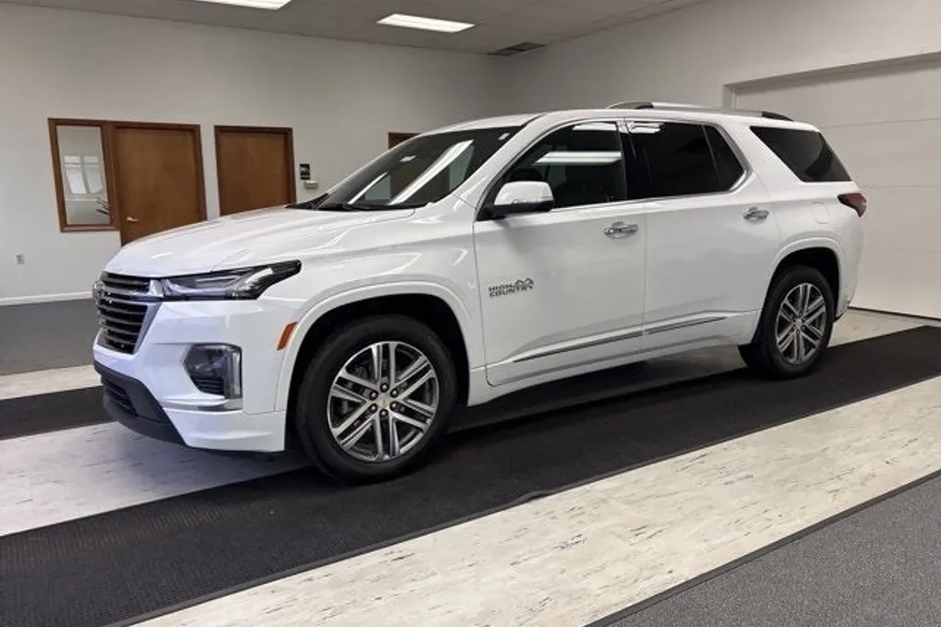 2022 Chevrolet Traverse High Country photo 1