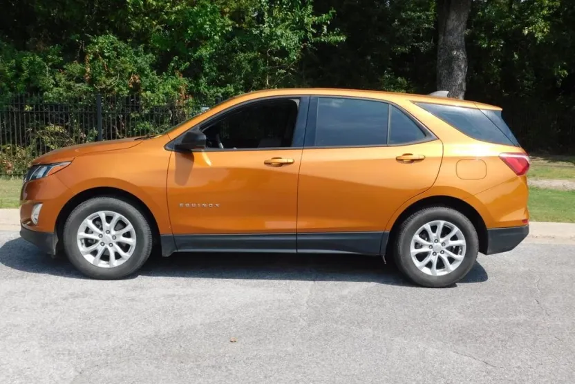 2018 Chevrolet Equinox LS photo 1