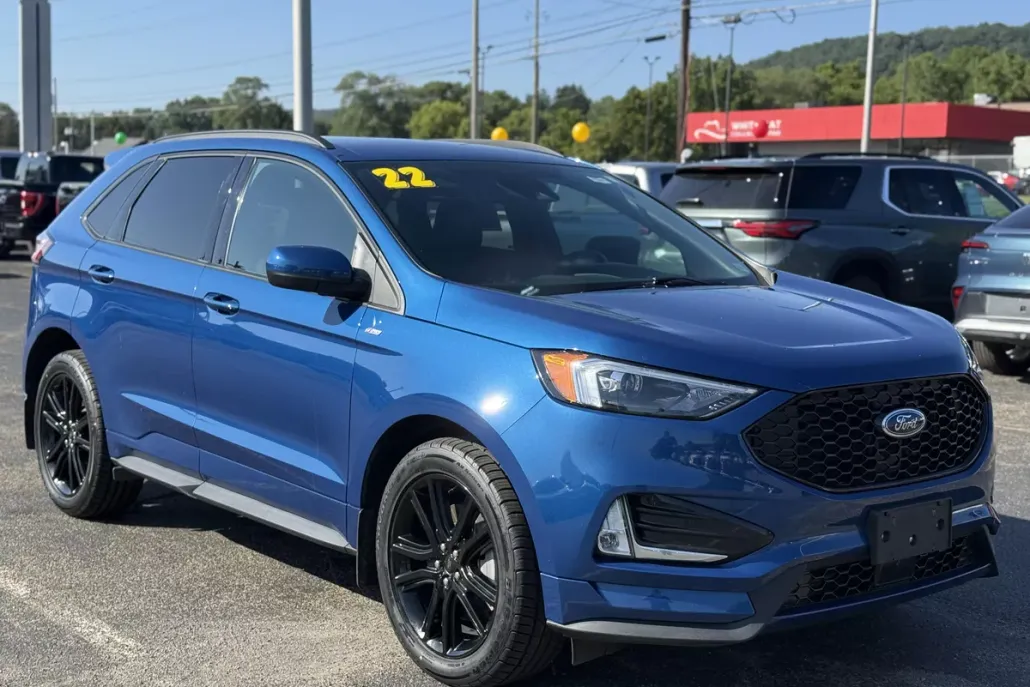 2022 Ford Edge ST photo 1