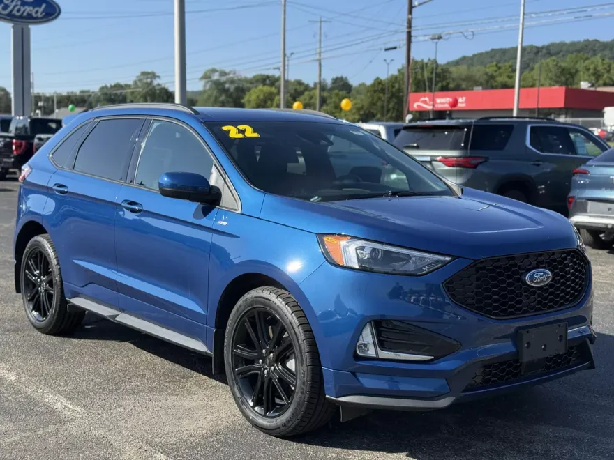 2022 Ford Edge ST photo 1